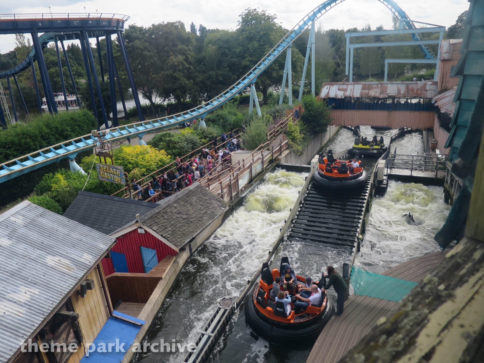 Splash Canyon at Drayton Manor Theme Park Archive