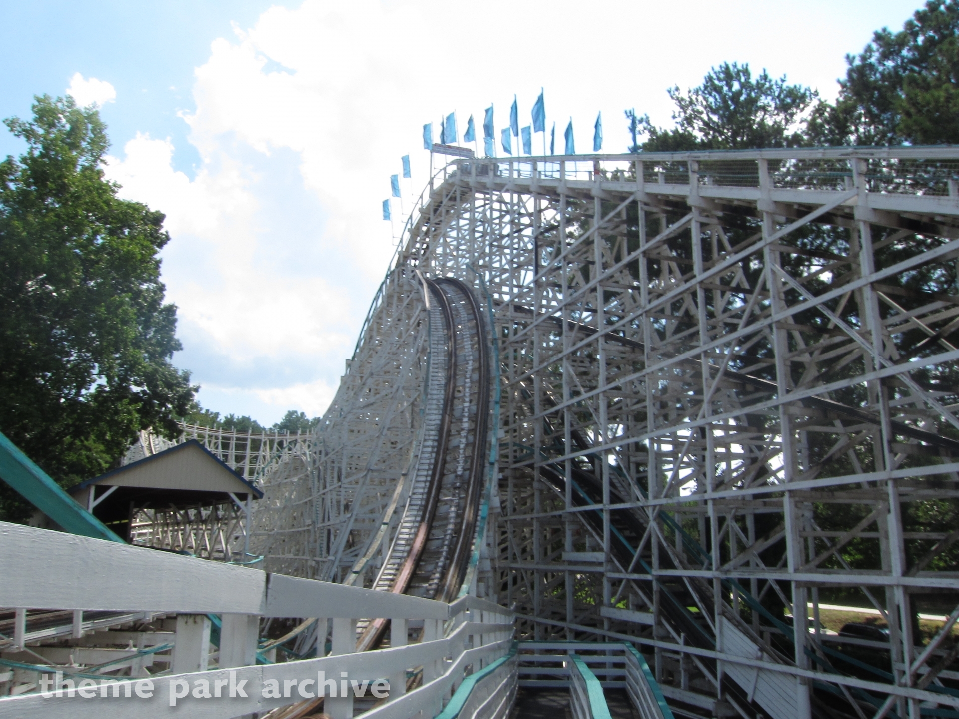 Cyclone at Six Flags Over Theme Park Archive