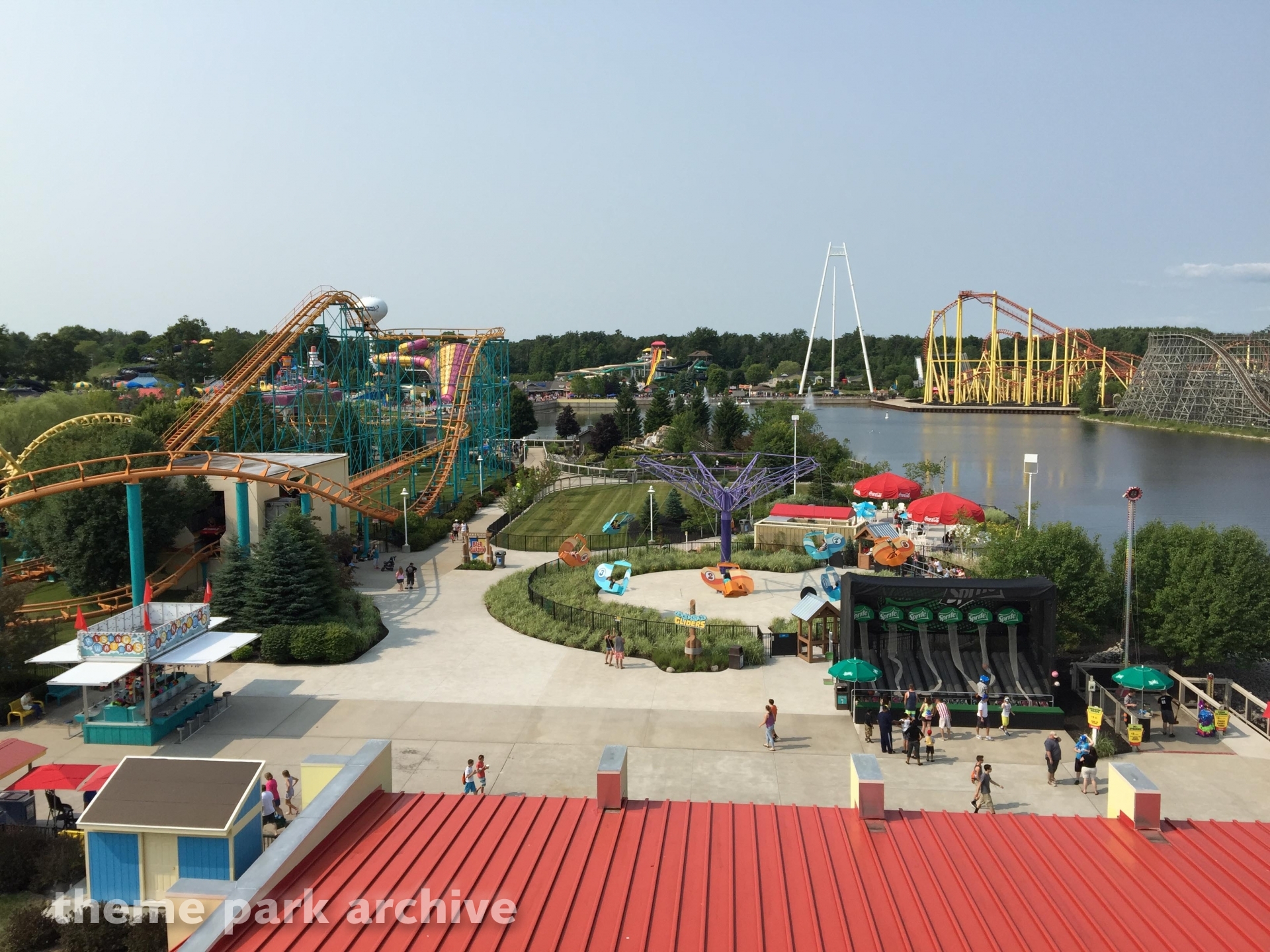 Lakeside Gliders at Michigan's Adventure Theme Park Archive