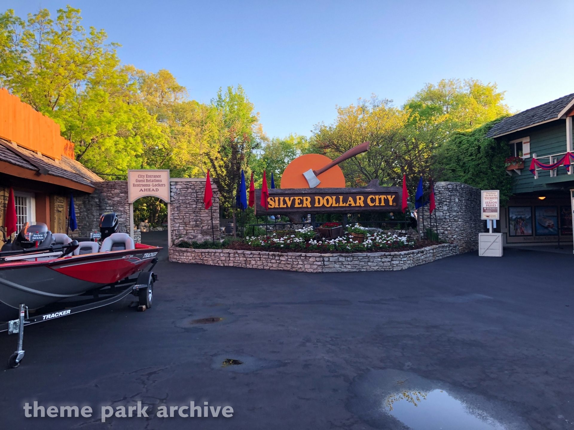 Entrance at Silver Dollar City Theme Park Archive
