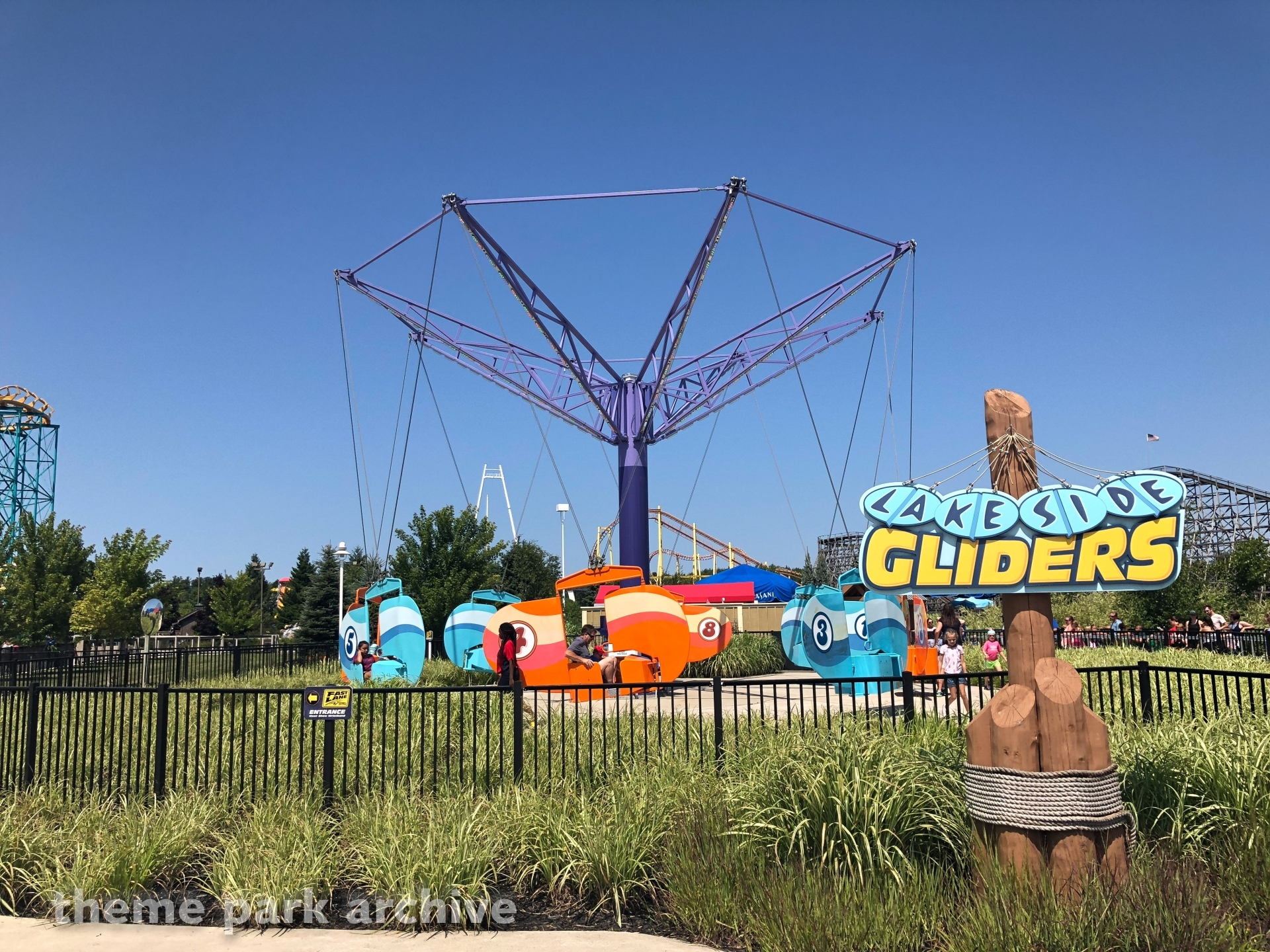 Lakeside Gliders at Michigan's Adventure Theme Park Archive