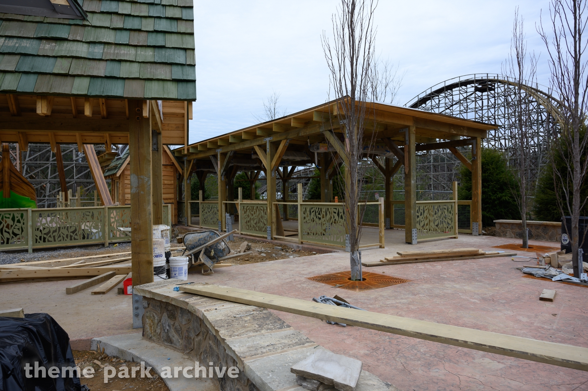 Great Tree Swing at Dollywood Theme Park Archive