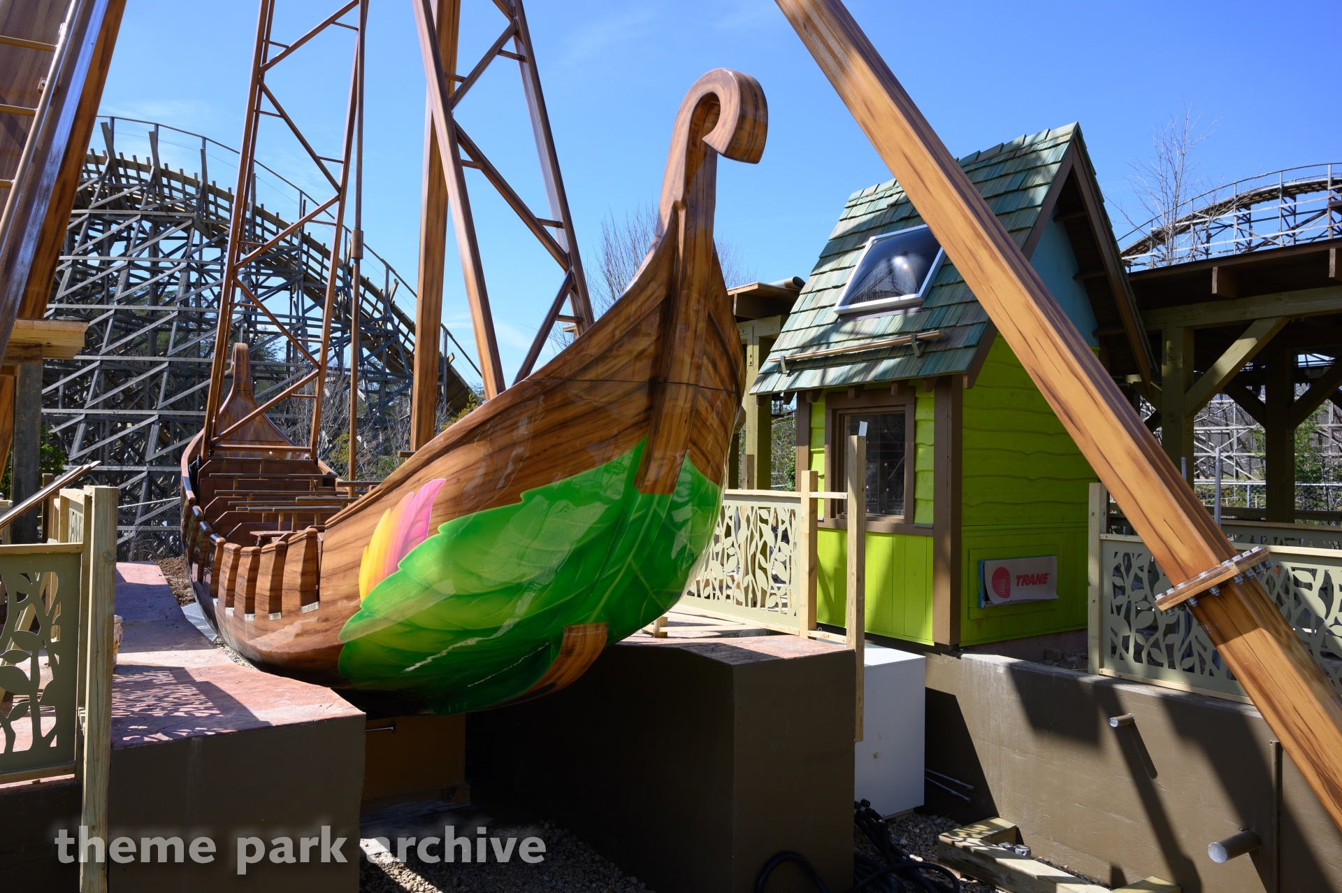 Great Tree Swing at Dollywood Theme Park Archive