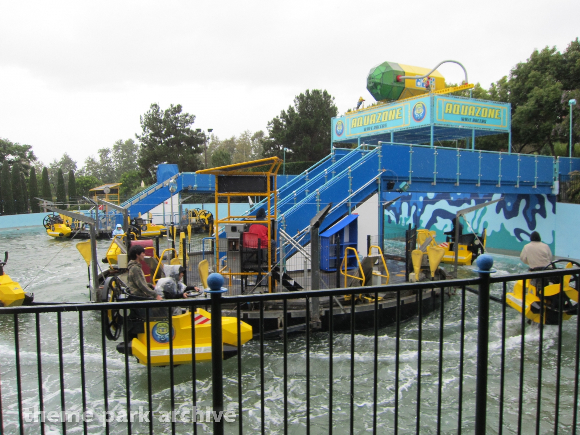 AQUAZONE Wave Racers at LEGOLAND California Theme Park Archive