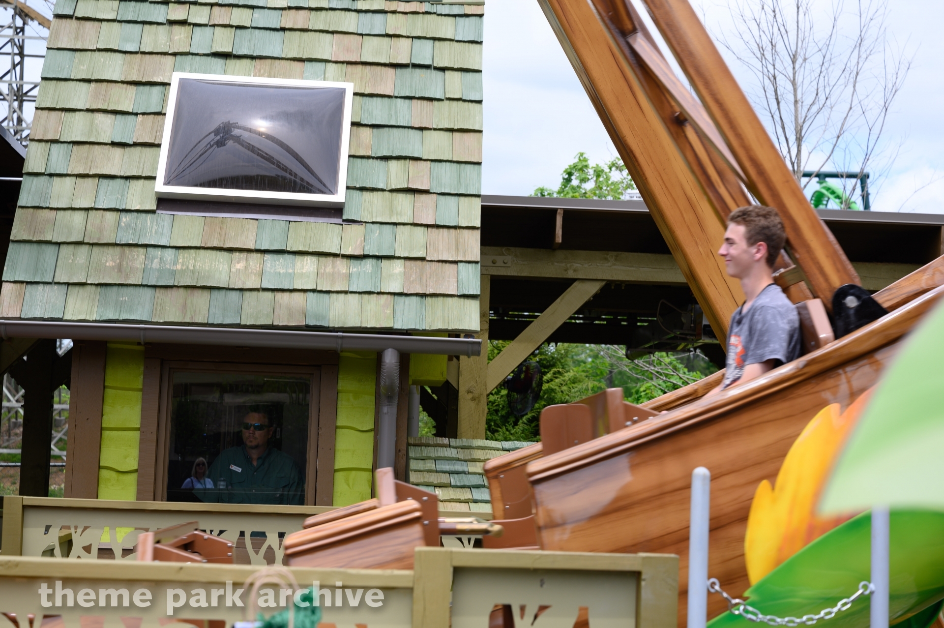 Great Tree Swing at Dollywood Theme Park Archive