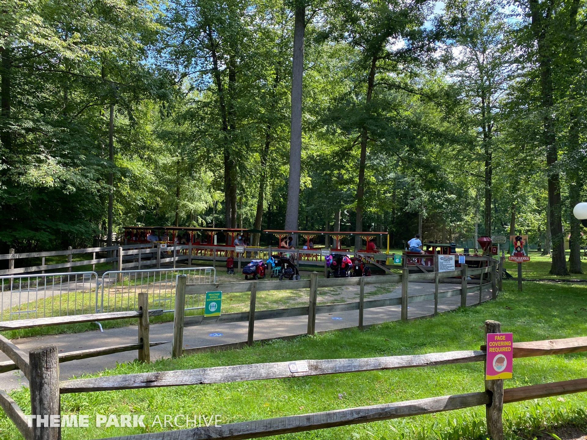 Loyalhanna Limited at Idlewild and SoakZone Theme Park Archive