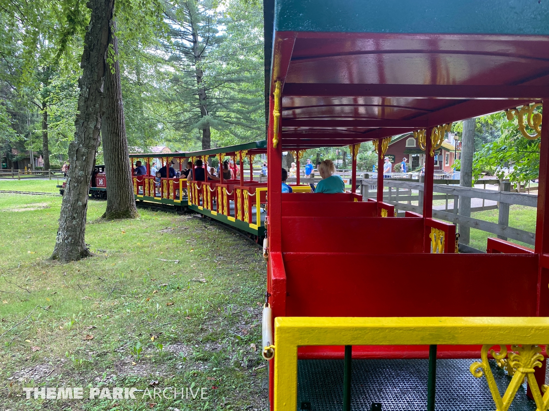 Loyalhanna Limited at Idlewild and SoakZone Theme Park Archive