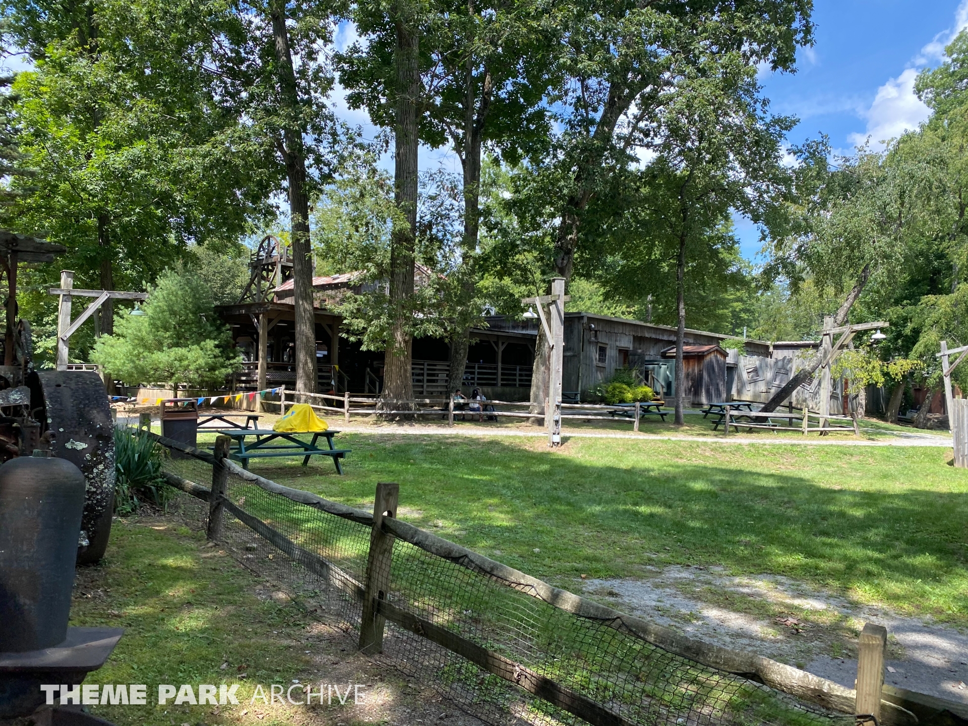 Loyalhanna Limited at Idlewild and SoakZone Theme Park Archive