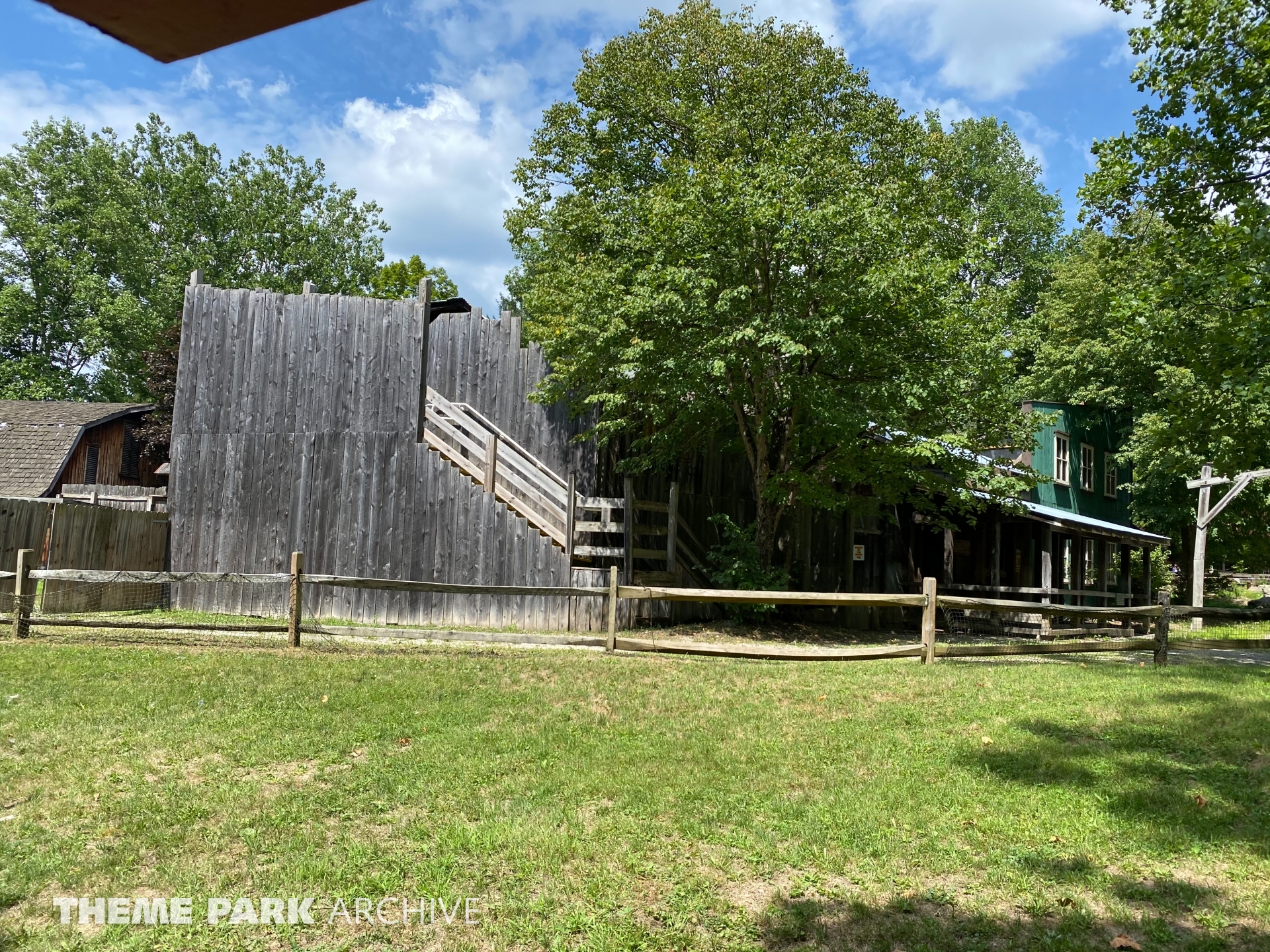 Loyalhanna Limited at Idlewild and SoakZone Theme Park Archive