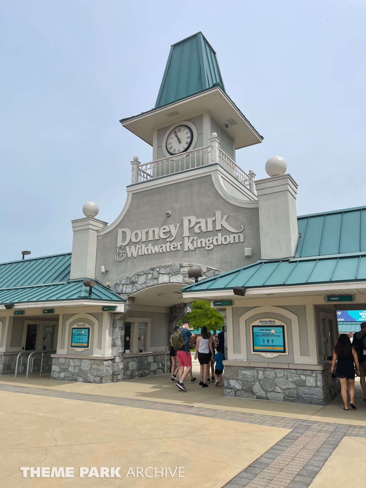 Entrance at Dorney Park Theme Park Archive