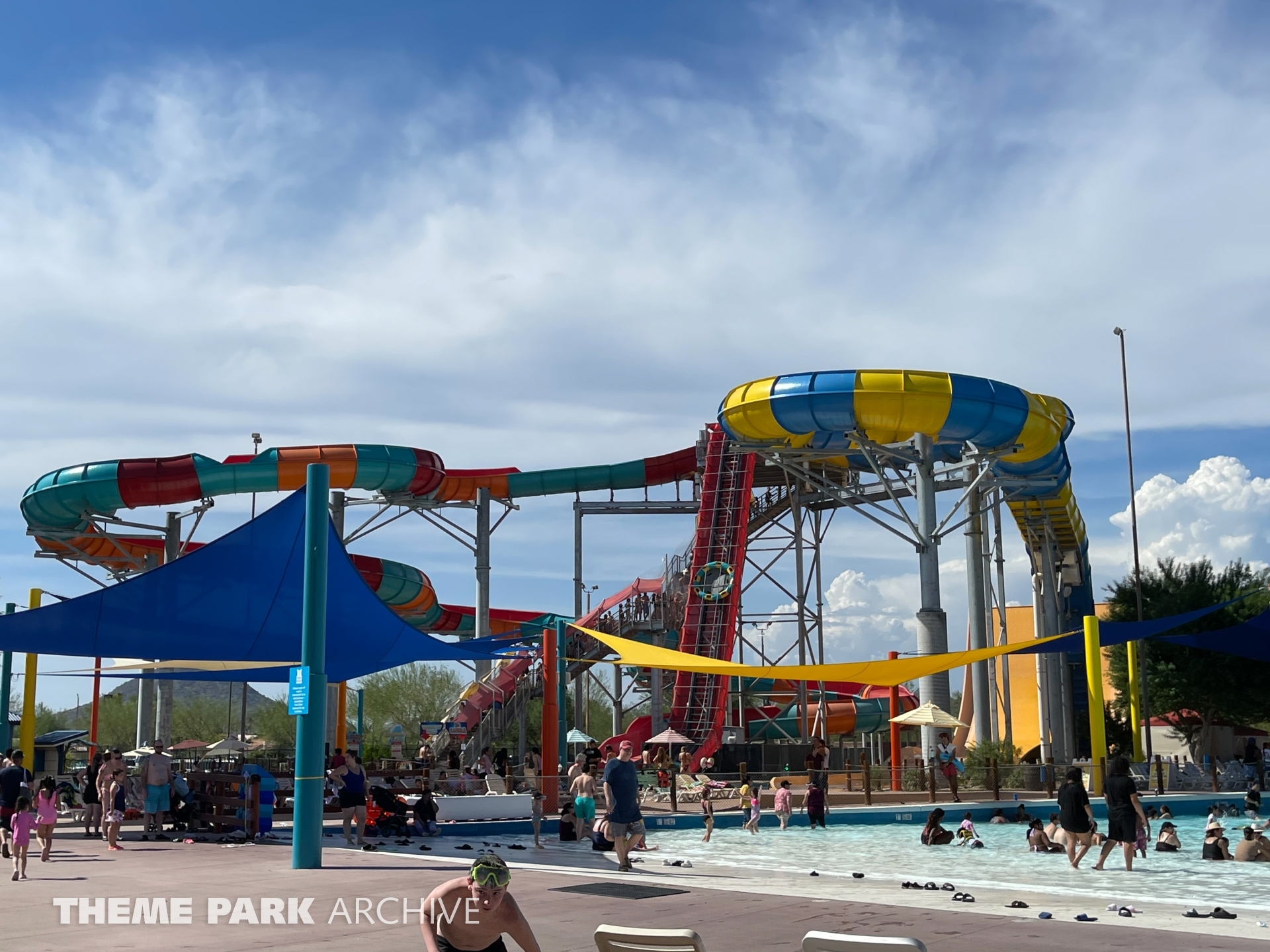 Mammoth Falls at Hurricane Harbor Phoenix Theme Park Archive