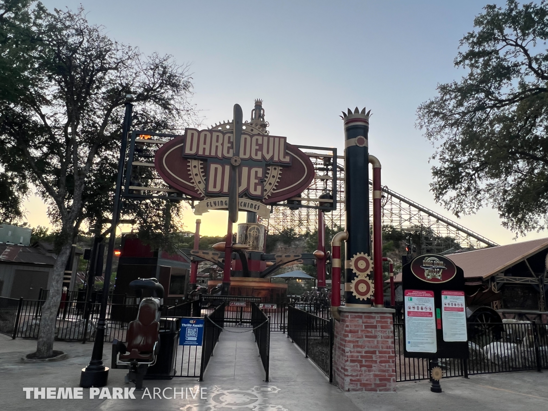 Dare Devil Dive at Six Flags Fiesta Texas Theme Park Archive