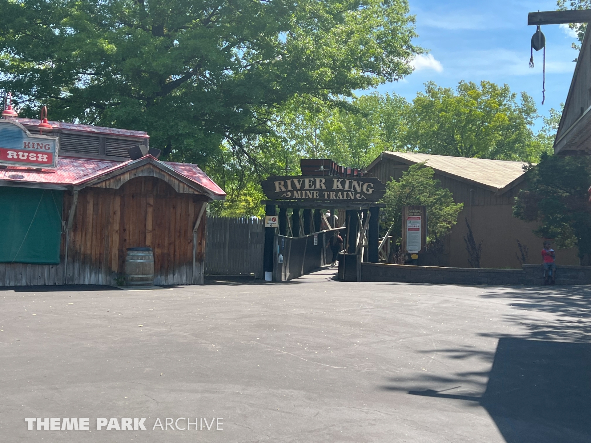River King Mine Train at Six Flags St. Louis Theme Park Archive