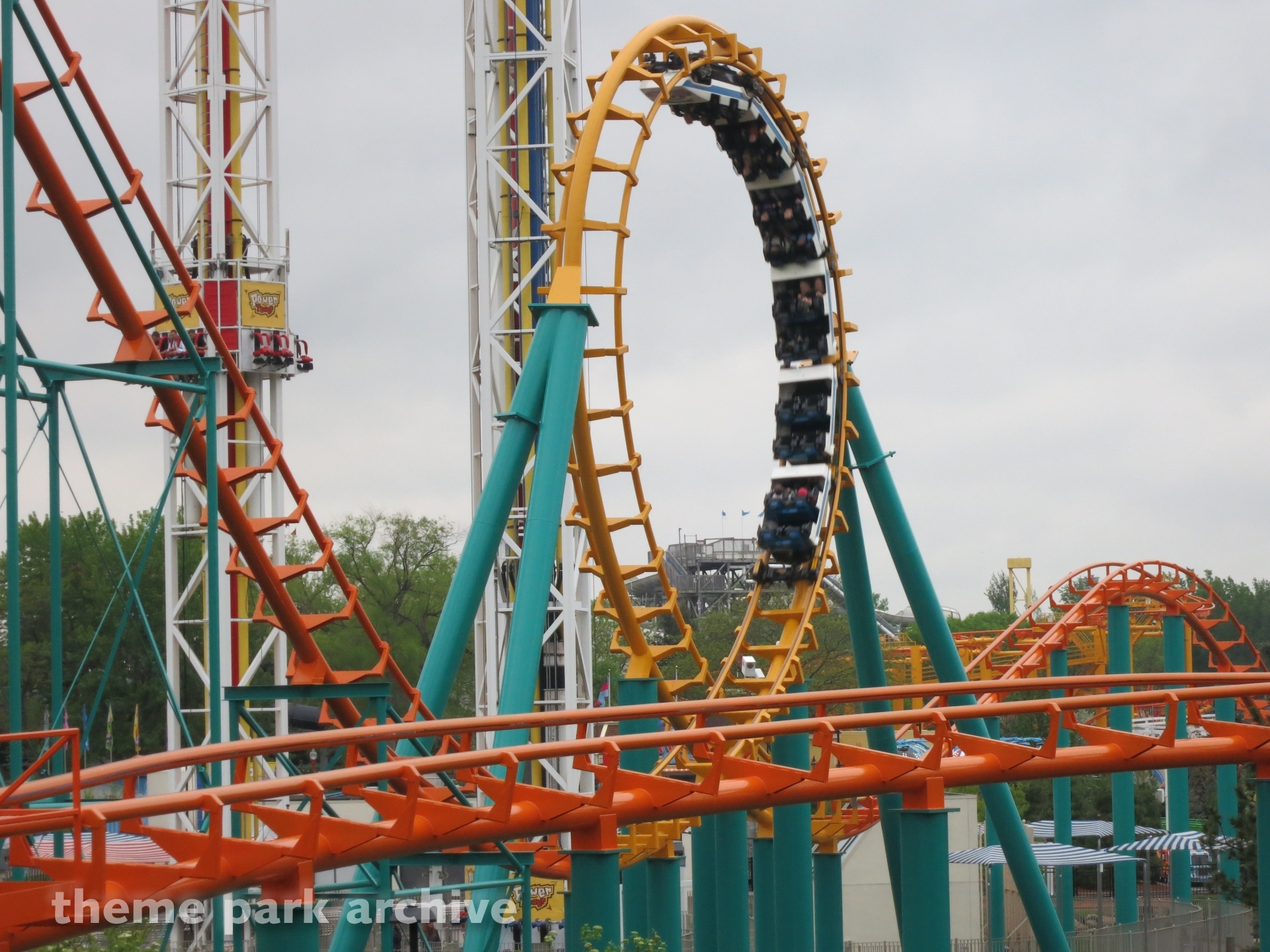 Corkscrew at Valleyfair Theme Park Archive