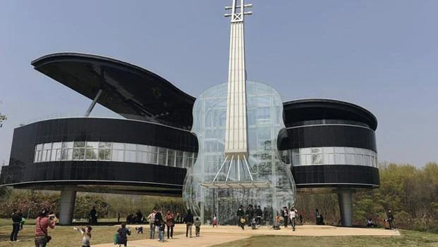10 Most Unusual & Creative Buildings