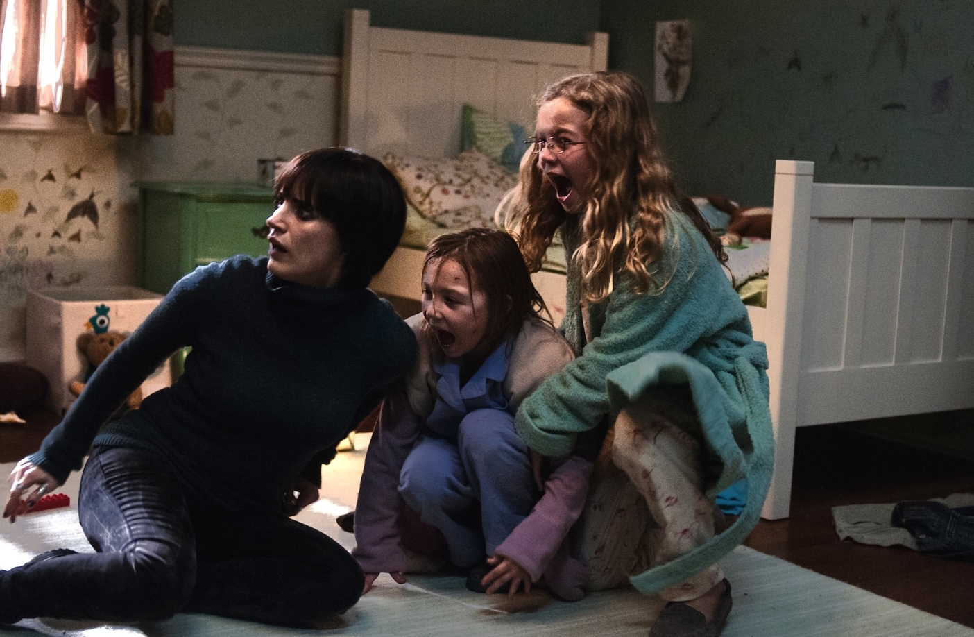 Mama Movie Review (2013) The Movie Buff