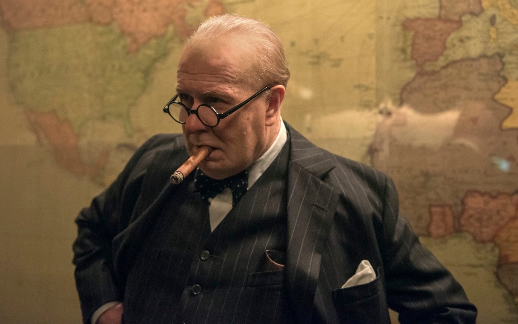 REVIEW ‘Darkest Hour’ (2017) The Movie Buff