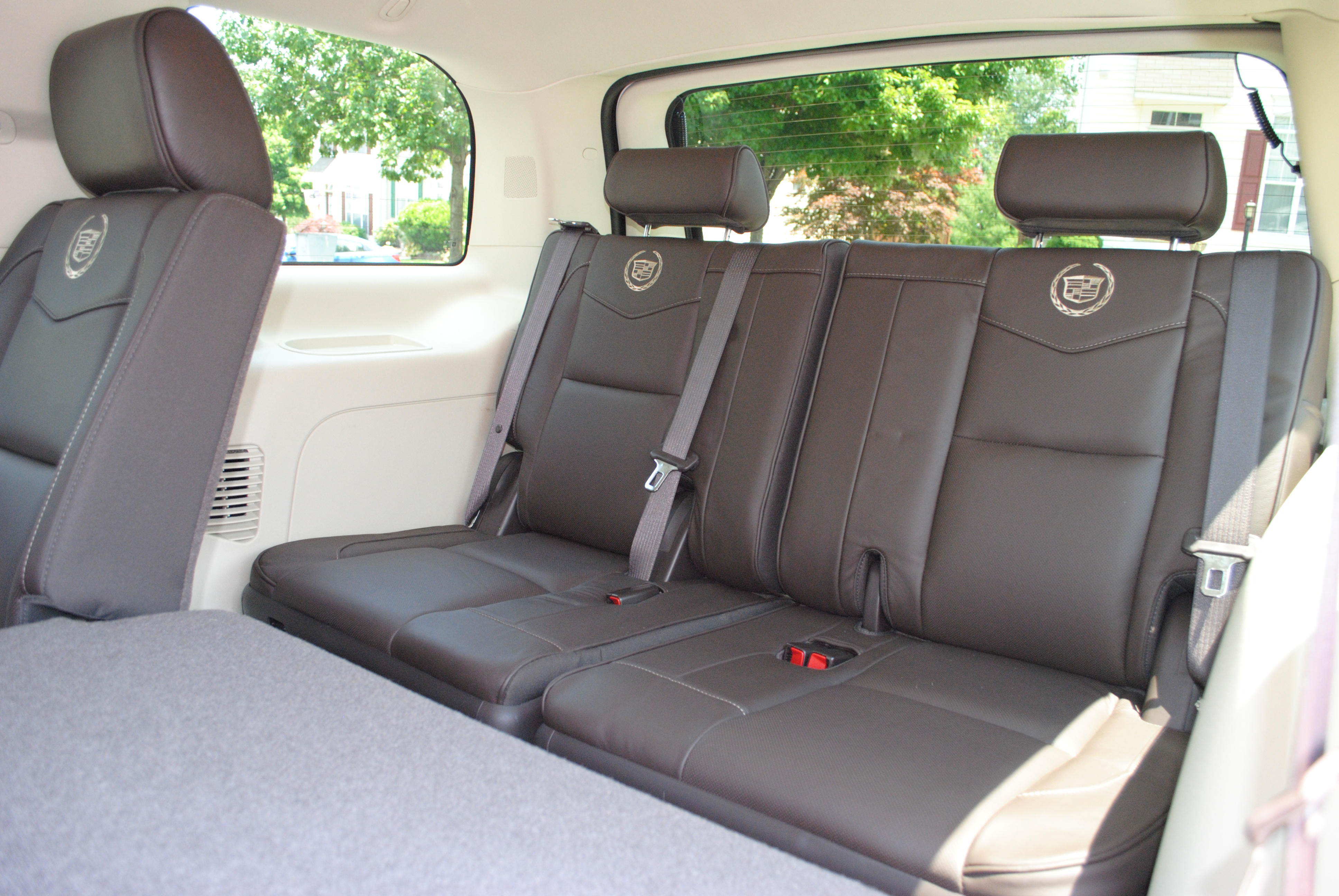 The Stylish & EcoFriendly Cadillac Escalade Hybrid 2013 The Mummy