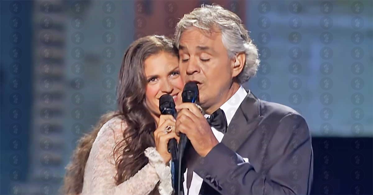 Andrea Bocelli Sings Romantic Duet Of Cheek To Cheek With His Wife(016)