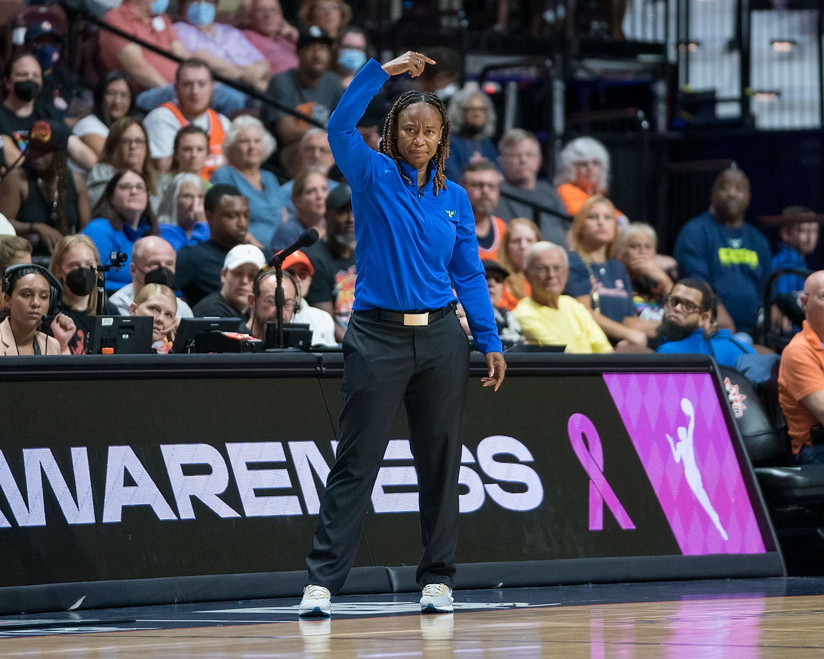 What type of coach can manage the Dallas Wings?