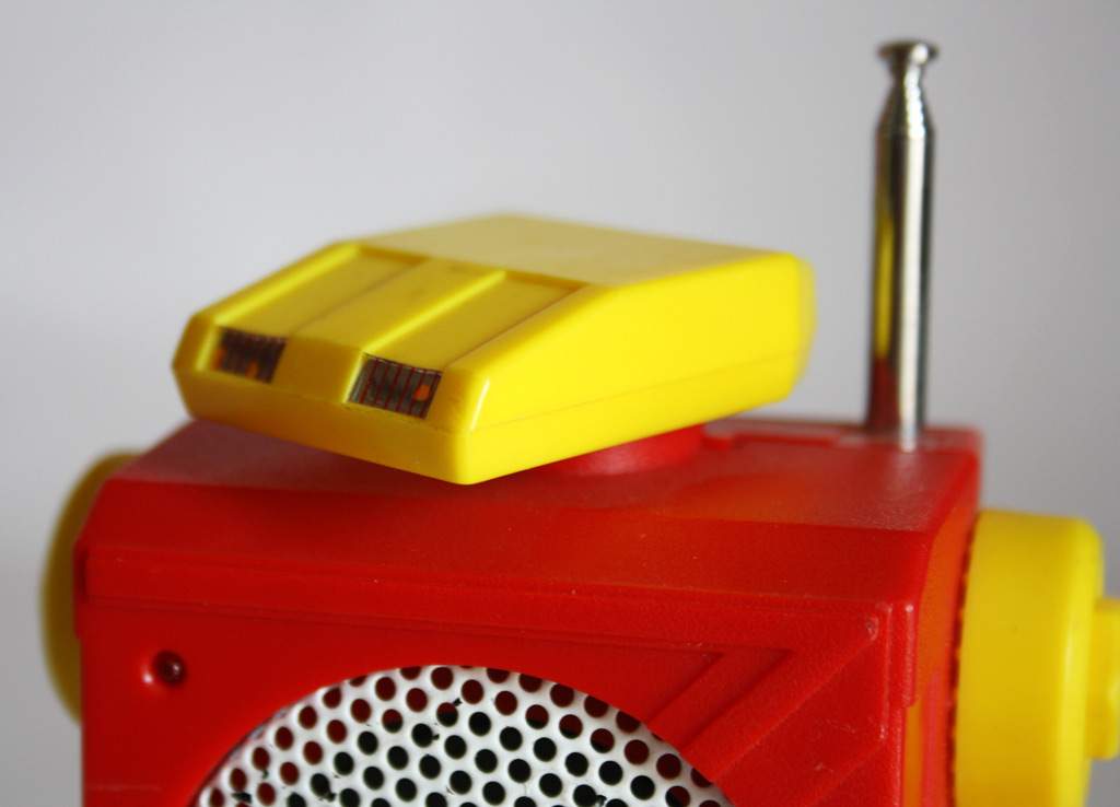 Robotic Walkie Talkie - Hi Power Robot - The Old Robots Web Site