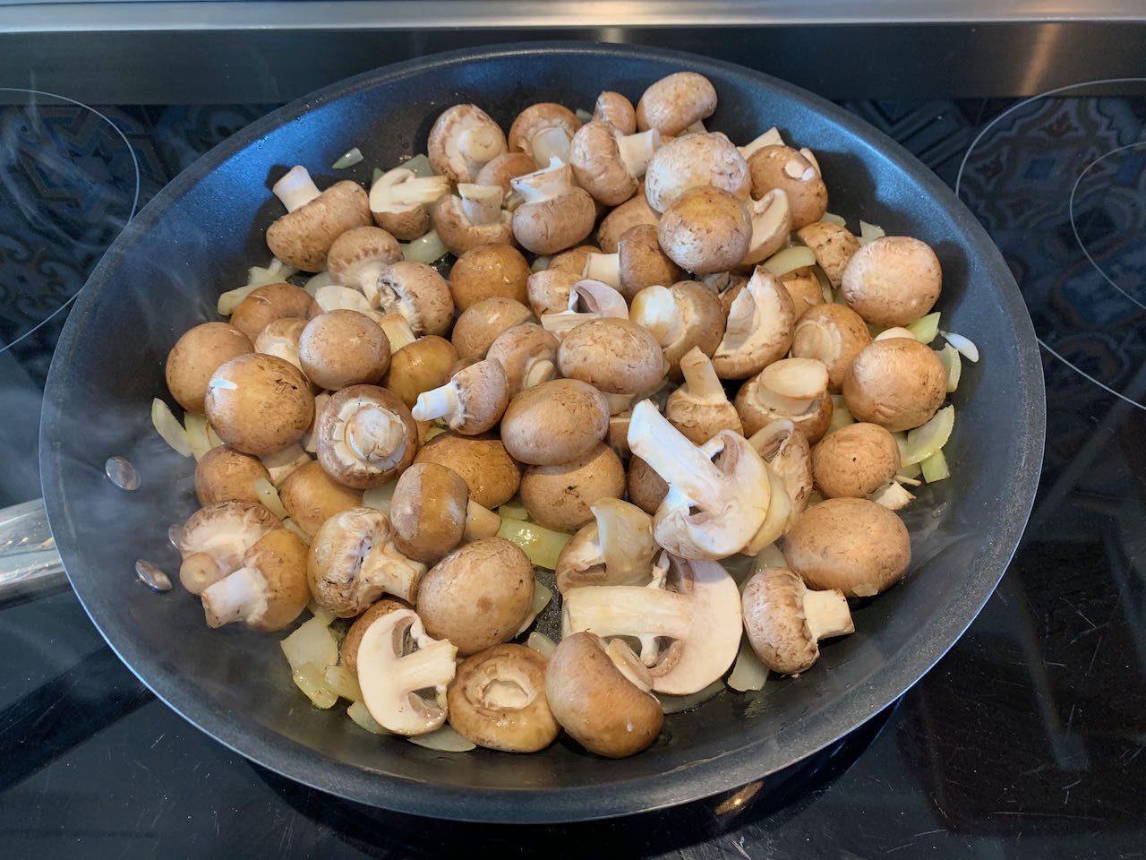 Mushroom and spinach puff pastry tart The Plant based dad