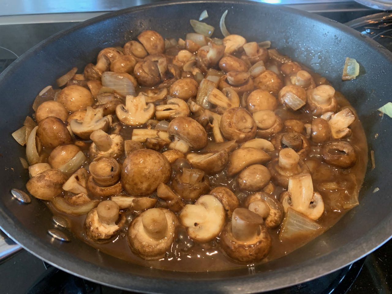 Mushroom and spinach puff pastry tart The Plant based dad