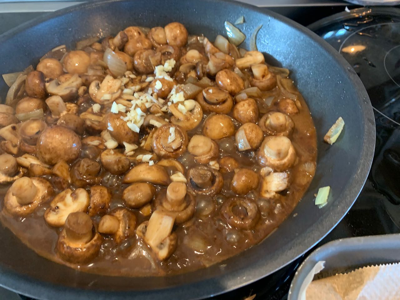 Mushroom and spinach puff pastry tart The Plant based dad