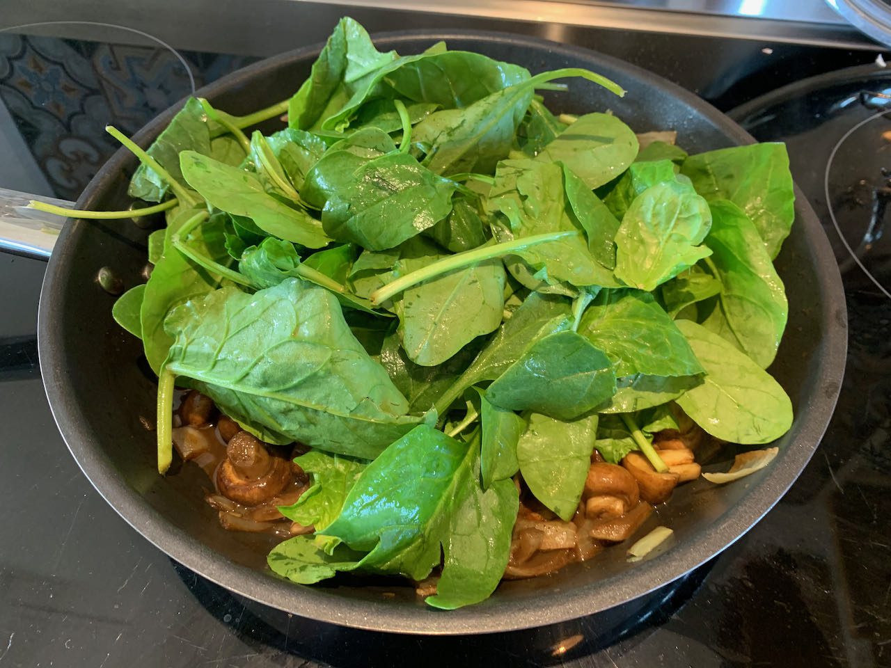 Mushroom and spinach puff pastry tart The Plant based dad