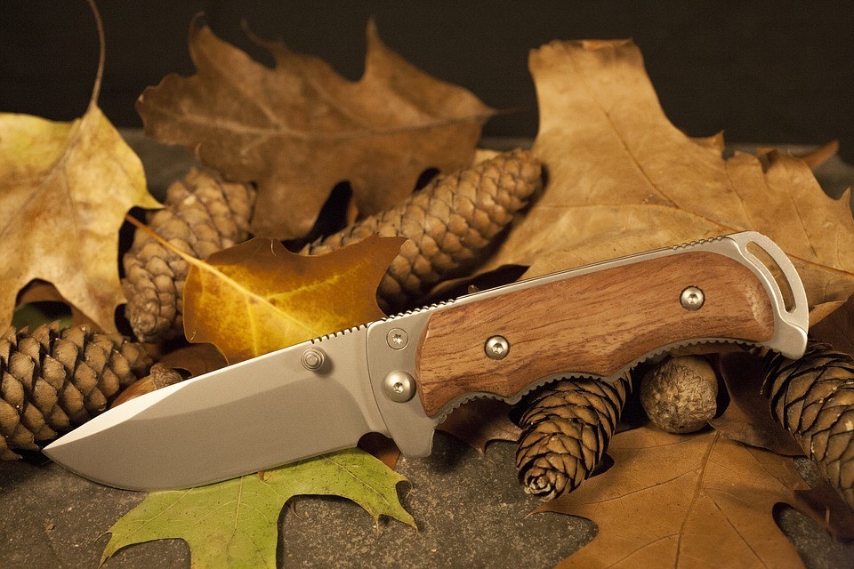 What Makes a Good Hunting Knife? The Prepper Journal
