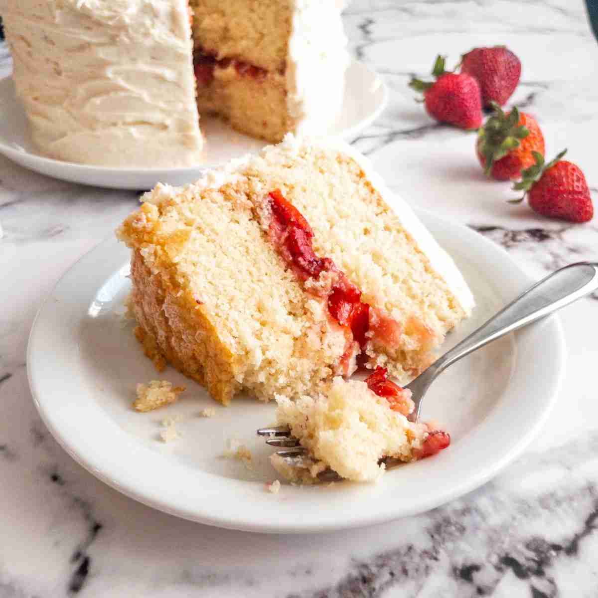Vanilla Cake with Strawberry Filling & Whipped Buttercream