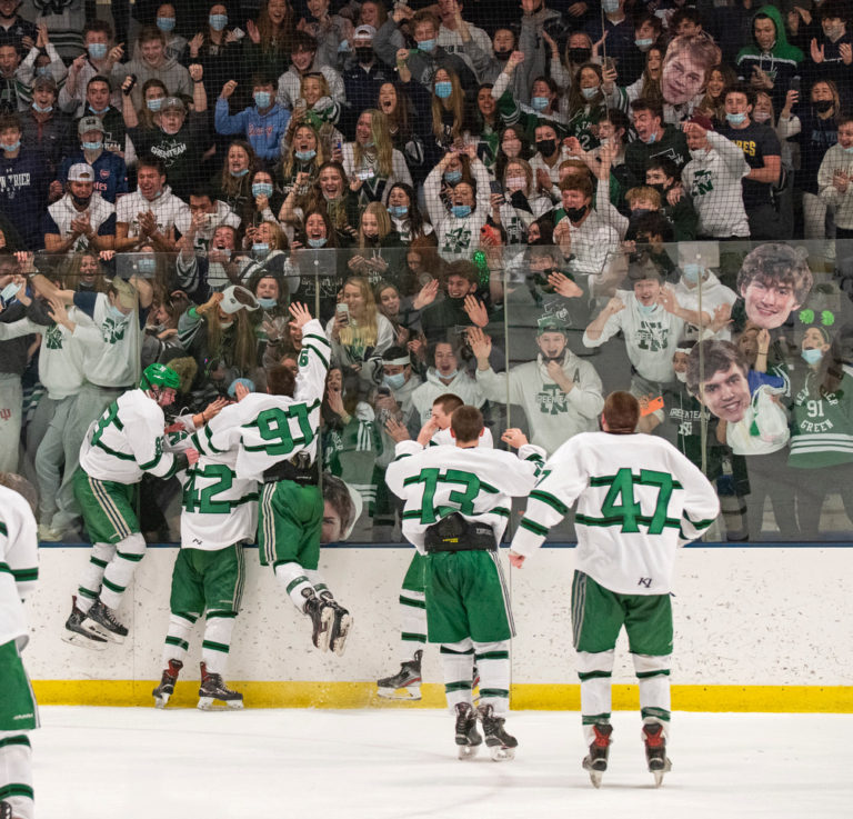 New Trier Green hockey wins state title in overtime thriller against