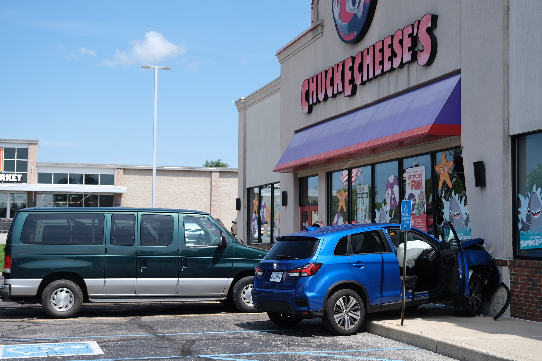 Car hits Chuck E Cheese on National Road The Republic News