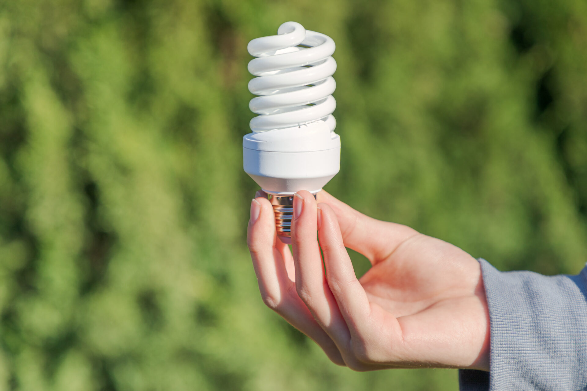 The Advantages of Switching To EnergyEfficient Lighting Therma