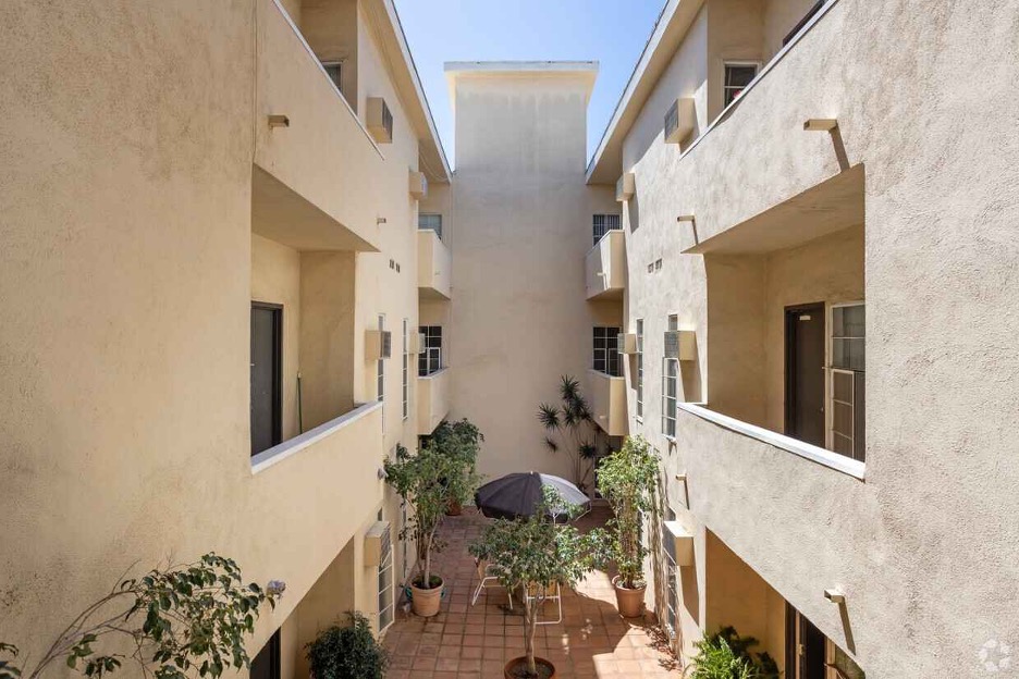 Apartments The Roberts Companies