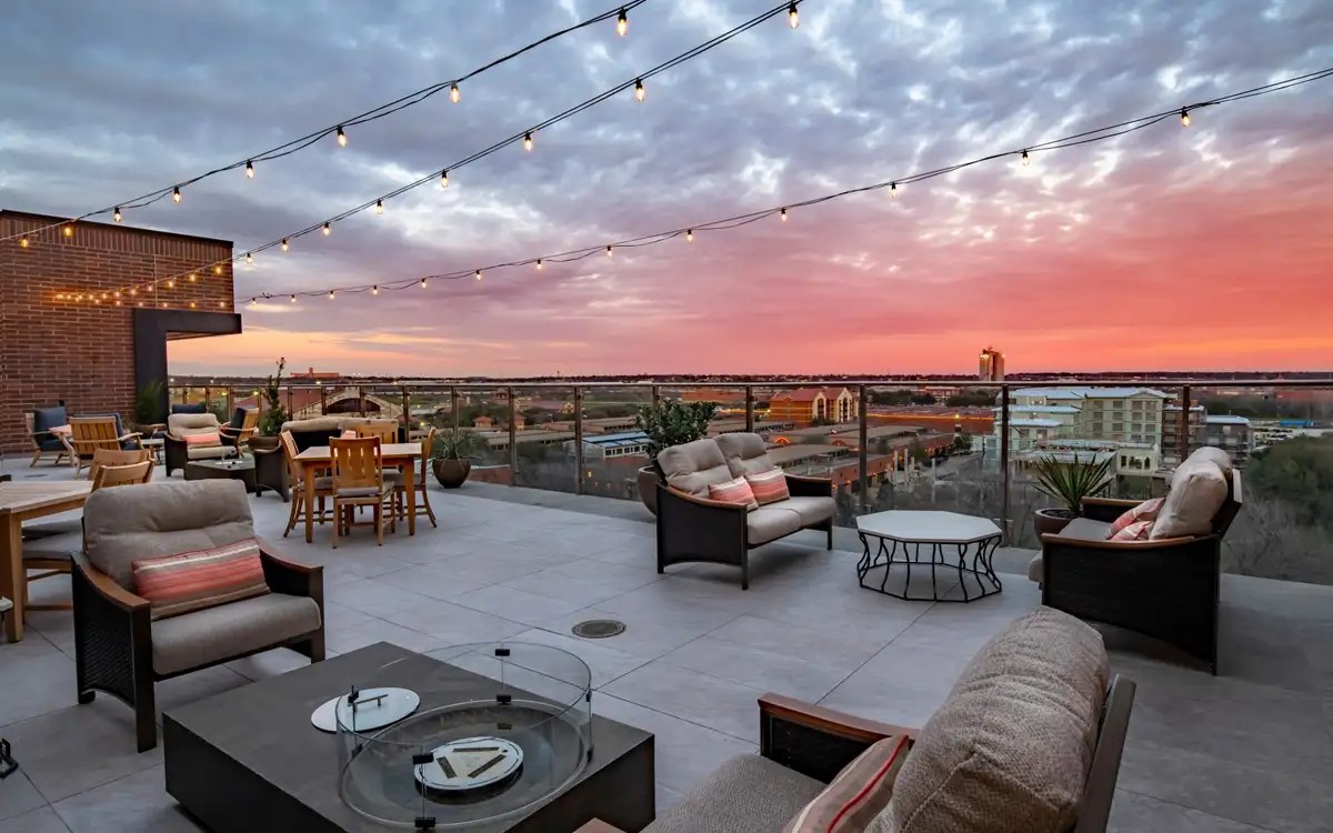 6 Best Rooftop Bars in Fort Worth [2024 UPDATE]