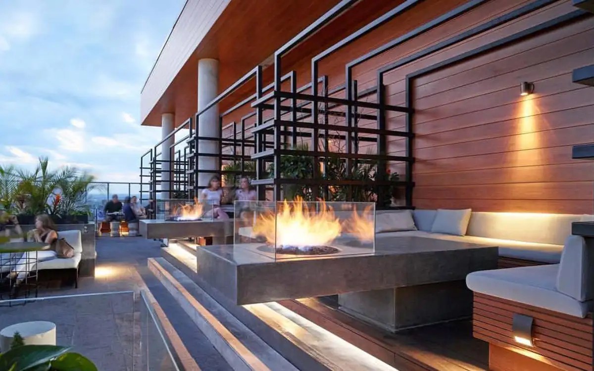 8 Best Rooftop Bars in Ottawa [2024 UPDATE]