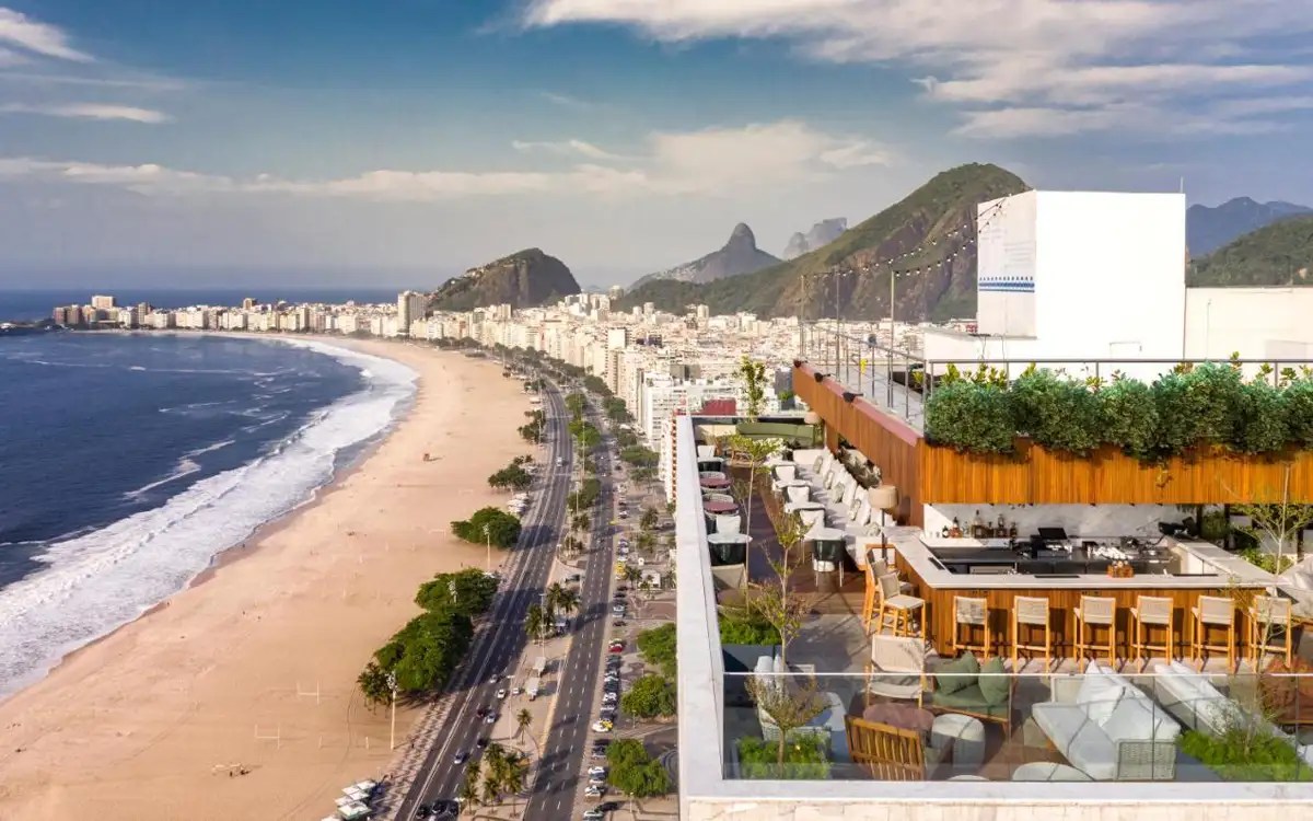 14 Best Rooftop Bars in Rio de Janeiro [2024 UPDATE]