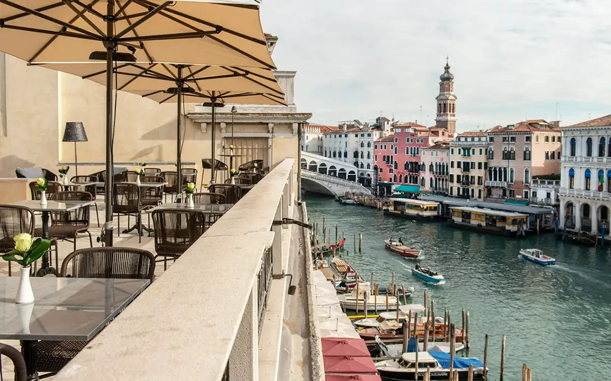 9 Best Rooftop Bars in Venice [2024 UPDATE]