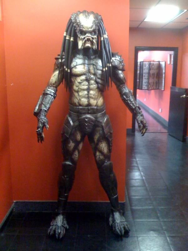 LIFESIZE PREDATOR STATUEHOLY CRAP!!!! RPF Costume and Prop Maker