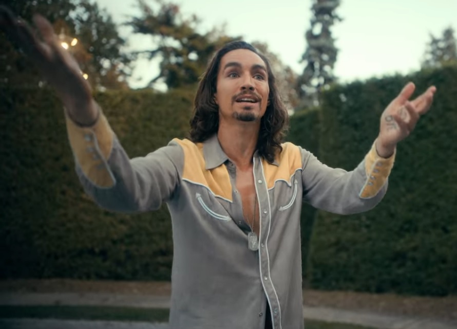 Klaus Hargreeves' Favourite Shirt Season 2 of The Umbrella Academy