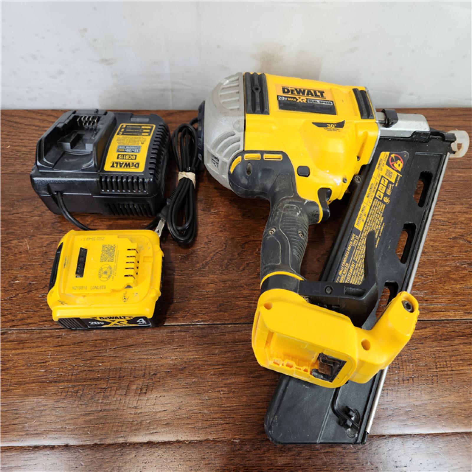 ASIS DeWalt 20V MAX Cordless Brushless 2Speed 30° Paper Collated