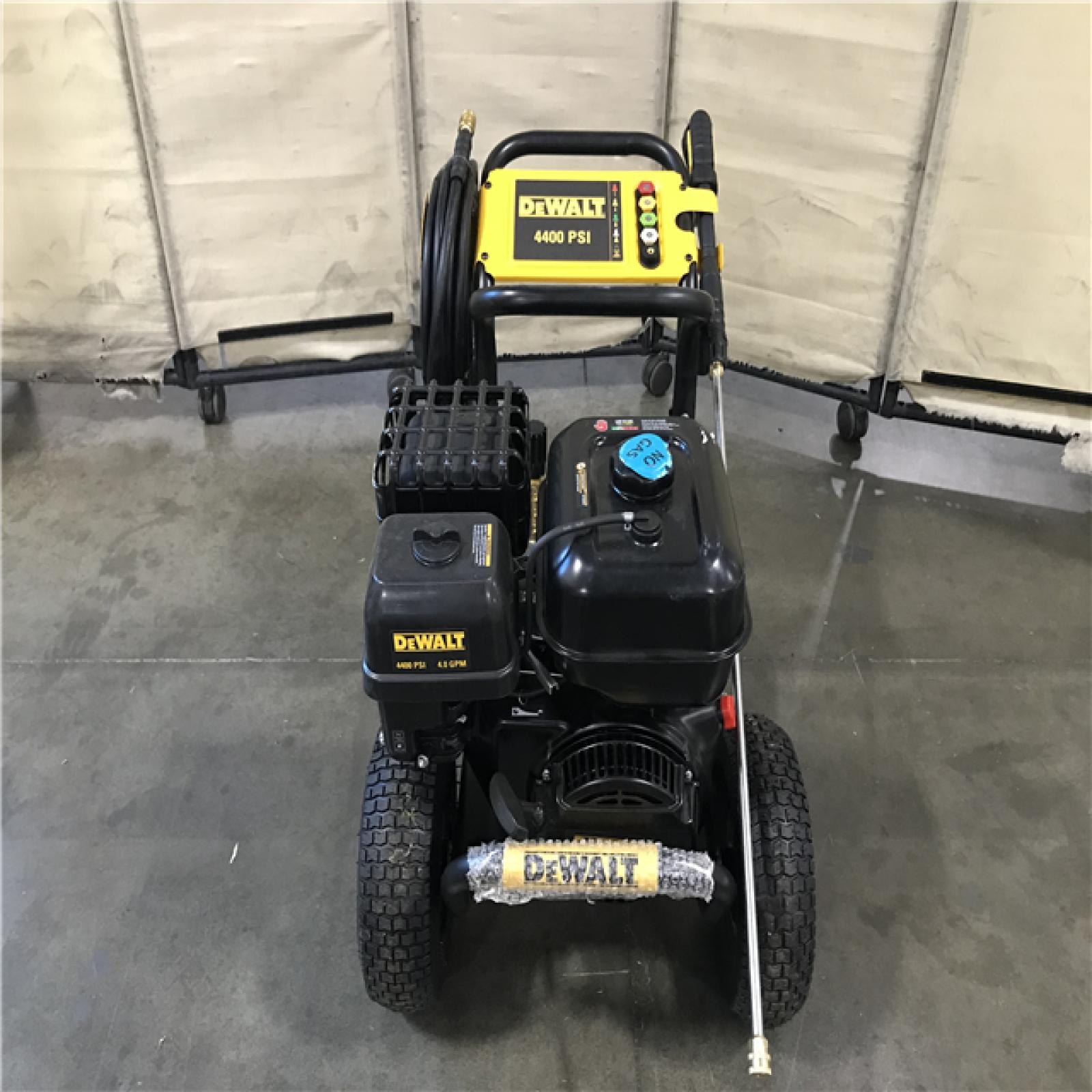 California NEW DEWALT 4400 PSI 4.0 GPM Gas Cold Water Pressure Washer