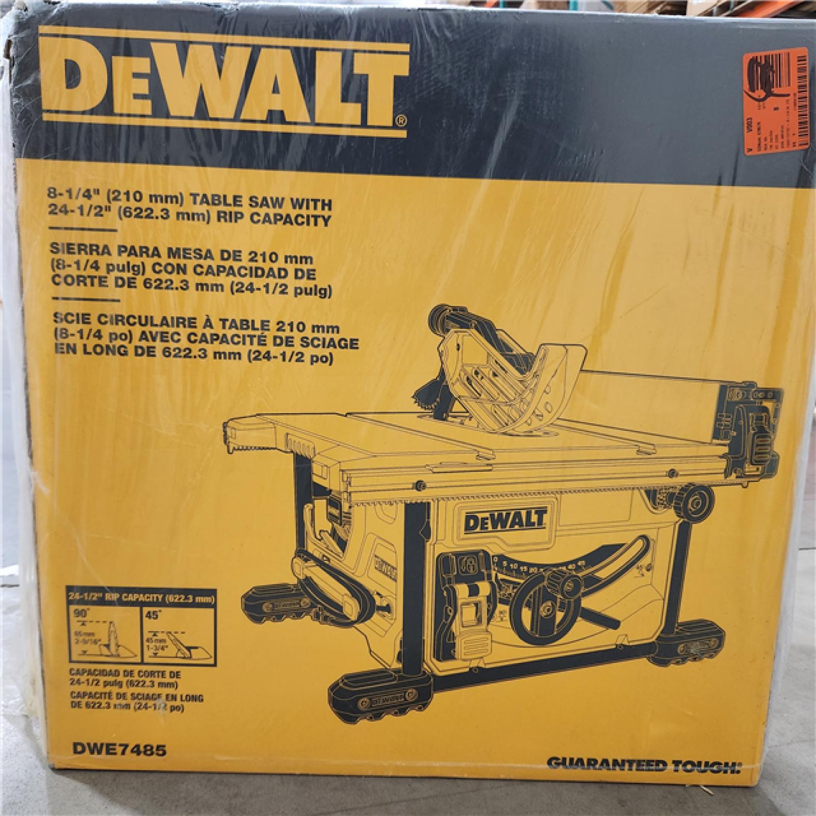 NEW- DEWALT 15 Amp Corded 8-1/4 in. Compact Portable Jobsite Table Saw