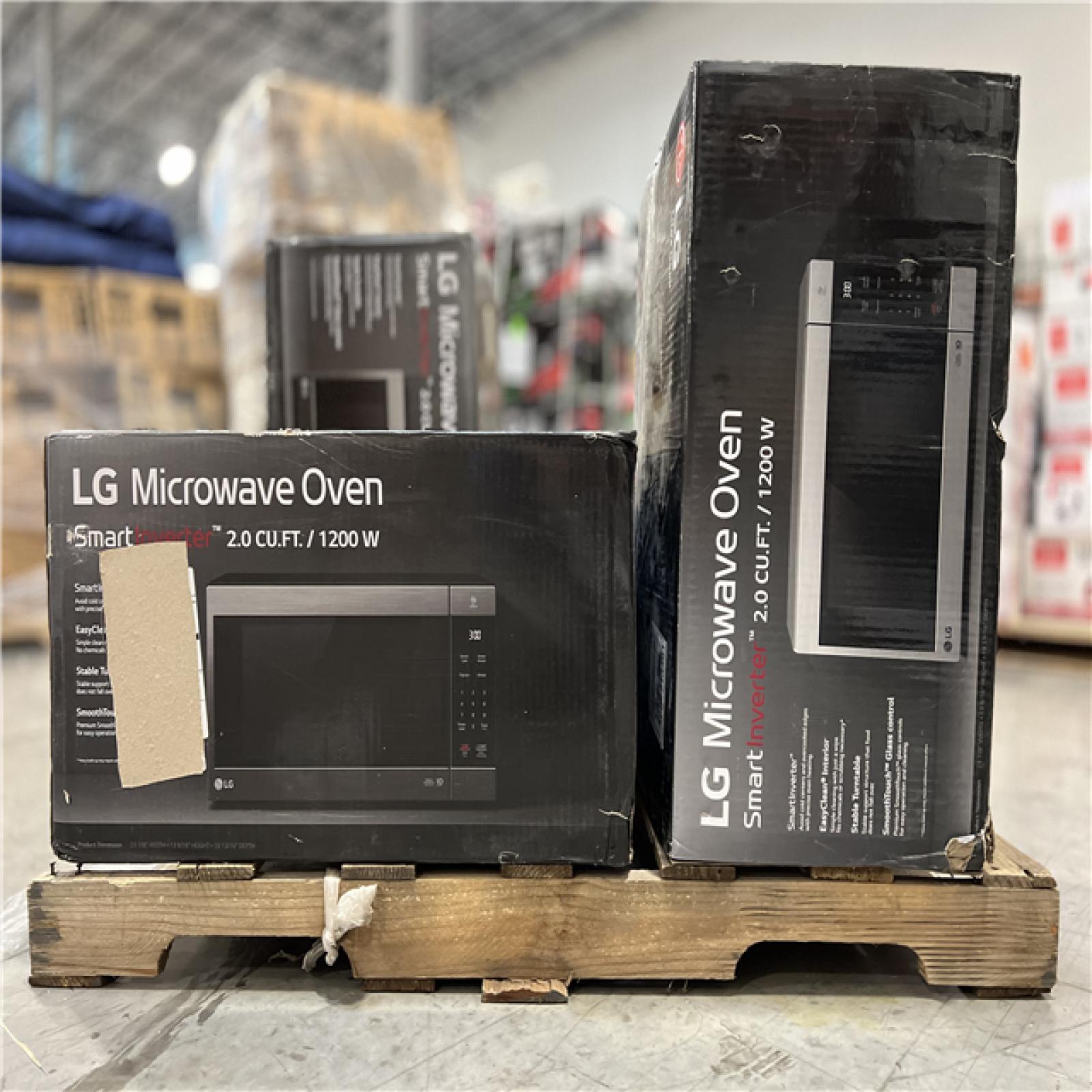 DALLAS LOCATION LG NeoChef 2.0 Cu. Ft. Countertop Microwave Black