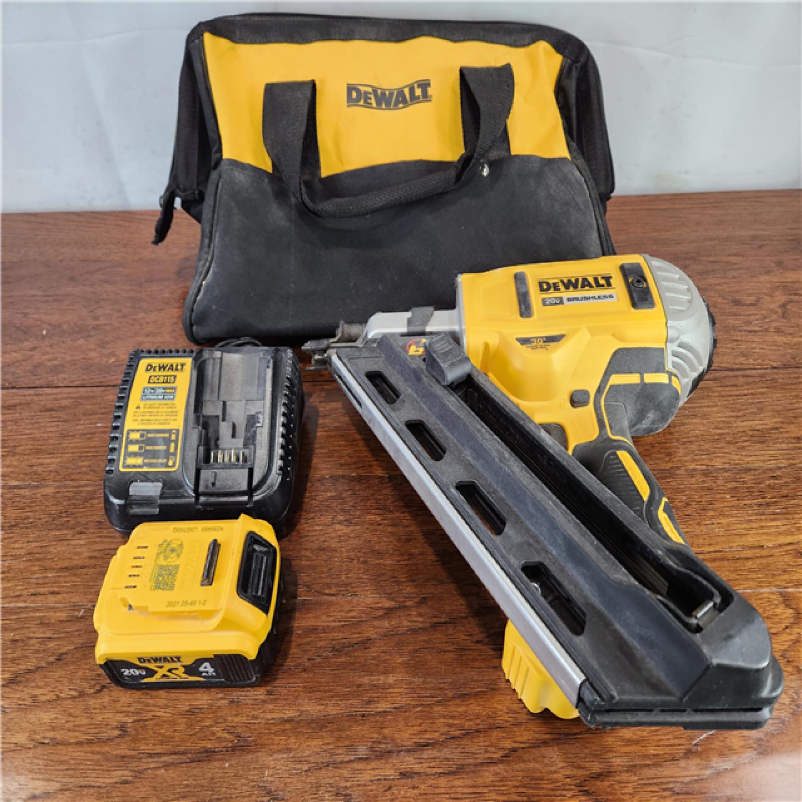 ASIS DeWalt 20V MAX Cordless Brushless 2Speed 30° Paper Collated