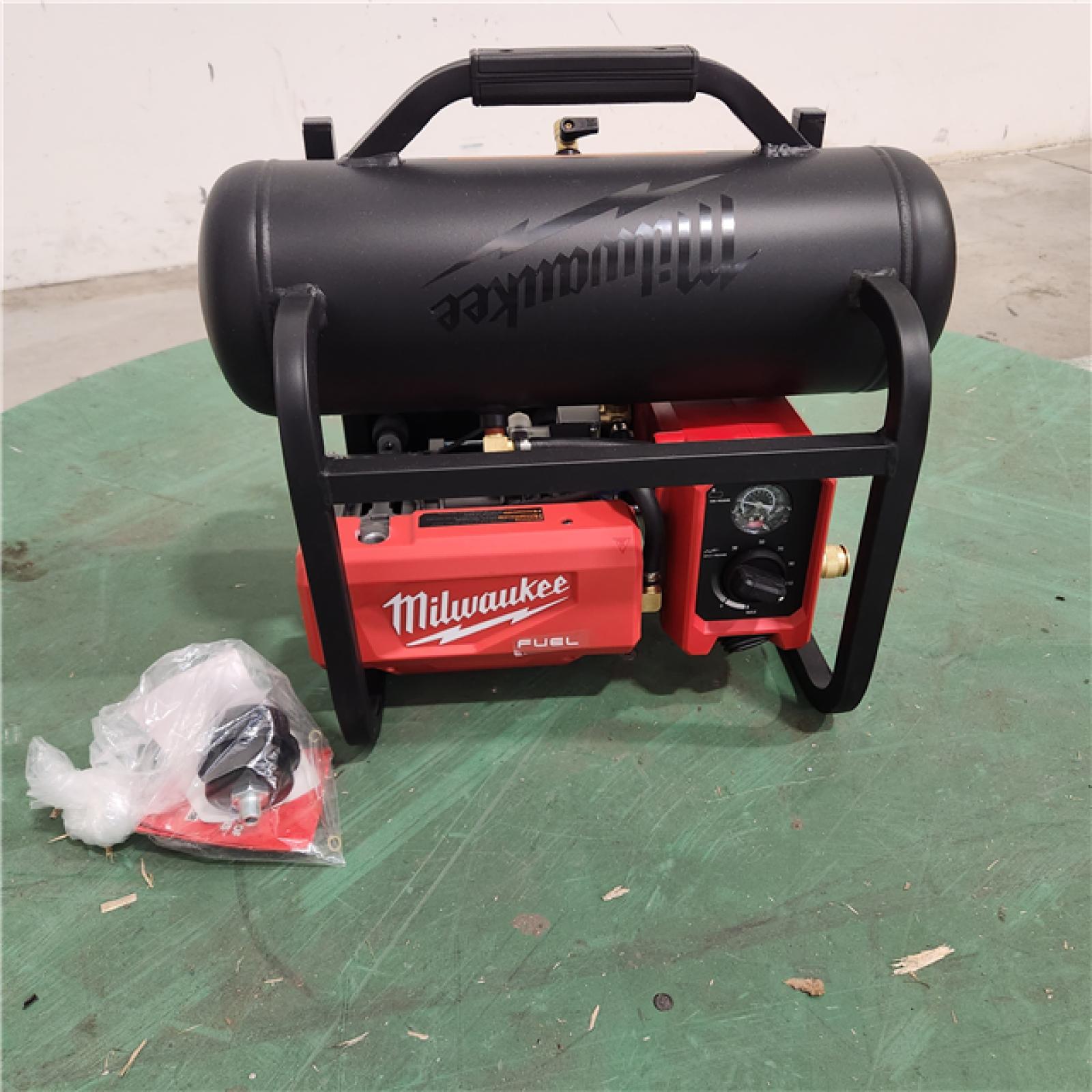 Good Milwaukee M18 FUEL 18-Volt Lithium-Ion Brushless Cordless 2 Gal