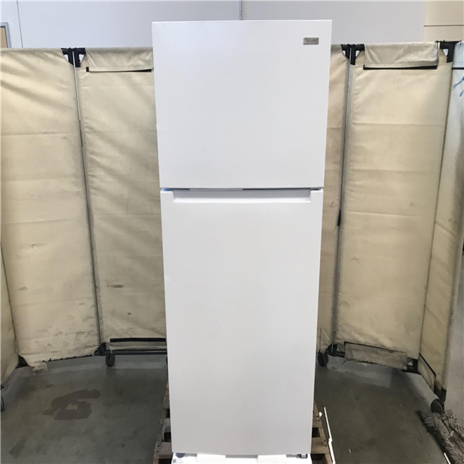 California NEW Vissani 18 Cu. Ft. Top Freezer Refrigerator