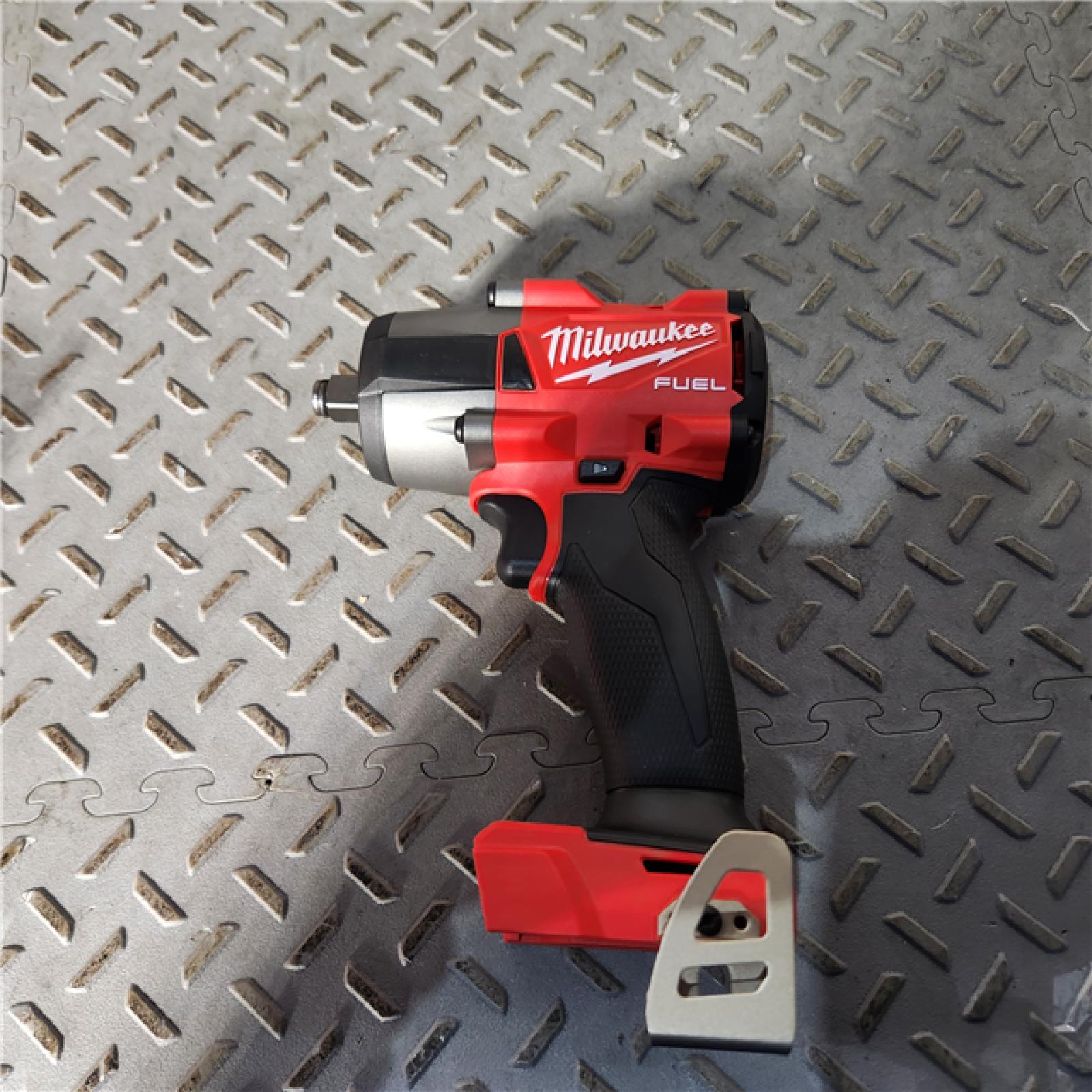 HOUSTON Location-AS-IS-Milwaukee 2962-20 18V M18 FUEL Lithium-Ion