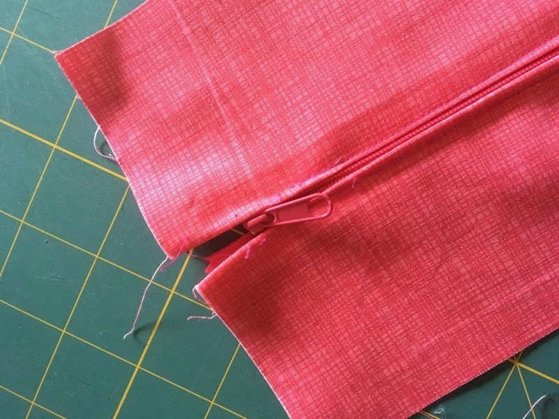 How to sew a zip The Sewing Directory